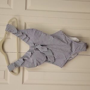 Nip Tuck pinstripe bathing suit sewn in cups body shaping tummy control size 4